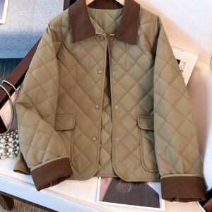 nouvelle mode femme 2025, manteau matelassé ample à manches longues, côtelé et patchwork, polyvalent et tendance.