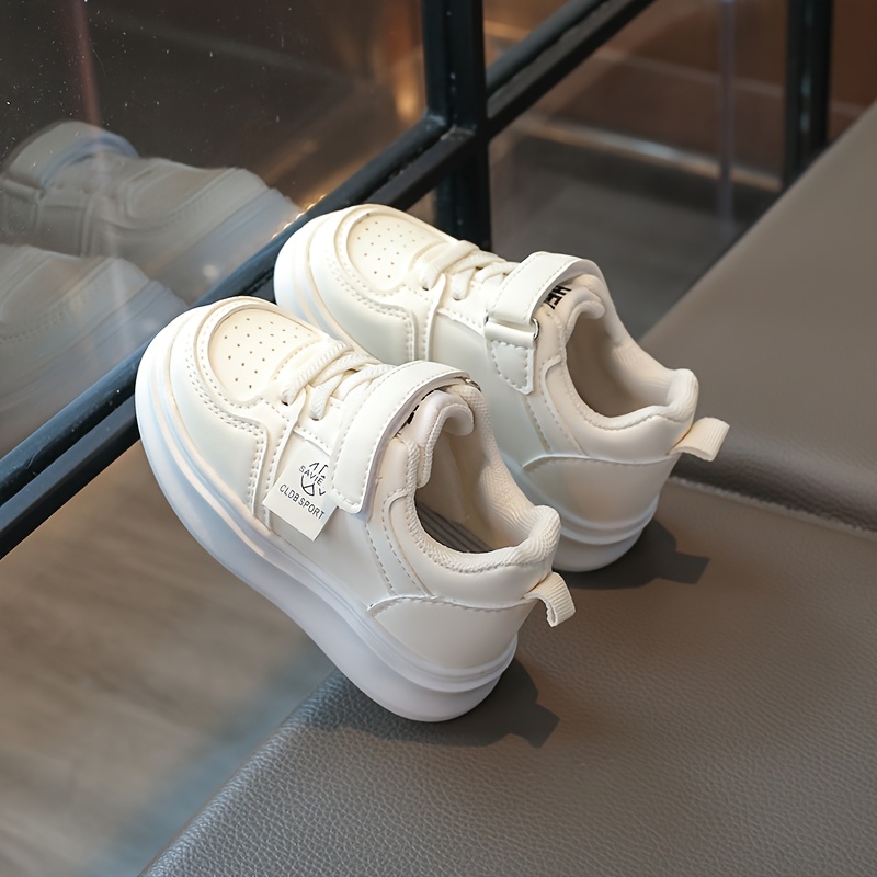 nouvelles chaussures en maille respirante pour filles, baskets pour garçons, chaussures de sport pour bébés, chaussures pour tout petits en maille simple, sandales pour nourrissons de 1 à 3 ans et chaussures à 5 panneaux. nouvelles chaussures en maille respirante pour filles, baskets pour garçons, chaussures de sport pour bébés, chaussures pour tout petits en maille simple, sandales pour nourrissons de 1 à 3 ans et chaussures à 5 panneaux.