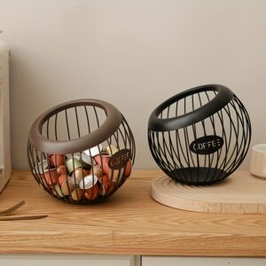 panier de rangement pour capsules à grande capacité, porte café minimaliste en fer artisanal, Œuvre d'art avec design ajourée, accessoire décoratif pour cuisine ou table du salon, plateau incliné 10 emplacements