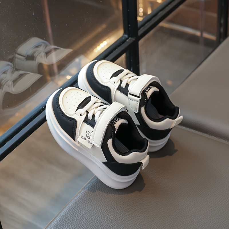 nouvelles chaussures en maille respirante pour filles, baskets pour garçons, chaussures de sport pour bébés, chaussures pour tout petits en maille simple, sandales pour nourrissons de 1 à 3 ans et chaussures à 5 panneaux. nouvelles chaussures en maille respirante pour filles, baskets pour garçons, chaussures de sport pour bébés, chaussures pour tout petits en maille simple, sandales pour nourrissons de 1 à 3 ans et chaussures à 5 panneaux.