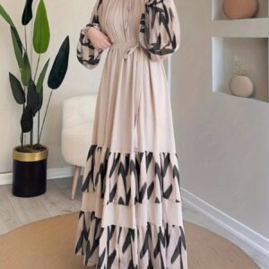 robe longue élégante rayée beige et noir avec ceinture tissu doux et fluide pour femme, occasion décontractée ou formelle